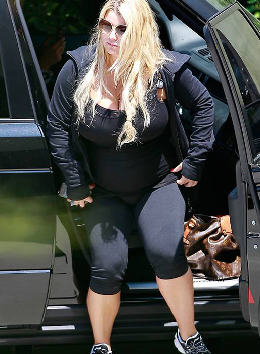 – Jag kan inte löpträna för mina bröst är alldeles för stora för det, berättade Jessica Simpson. – Jag kan inte löpträna för mina bröst är alldeles för stora för det, berättade Jessica Simpson.